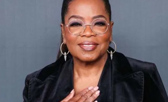 OPRAH WINFREY PLEADS WITH STUDIO AUDIENCE NOT  TO REVEAL EMBARASSING WHITNEY HOUSTON MOMENT