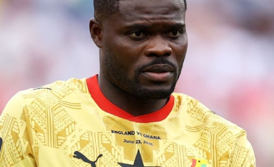 ENGLAND DEFENDER DJED SPENCE AVOIDS SHAKING HANDS WITH THOMAS PARTEY