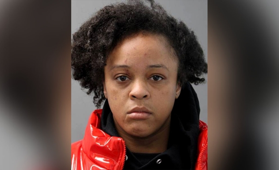 WOMAN HURTS DYNAMITE AT SLEEPING BOYFRIEND, LEAVING HIM SEVEARLY INJURED AS HE TRIES TO GET RID OF THE EXPLOSIVE