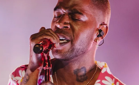 KID CUDI REMOVES M.I.A. FROM TOUR AFTER ONSTAGE POLITICAL RANT