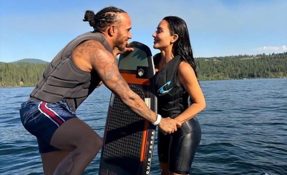LEWIS HAMILTON AND KIM KARDASHIAN MAKE THEIR RELATIONSHIP OFFICIAL