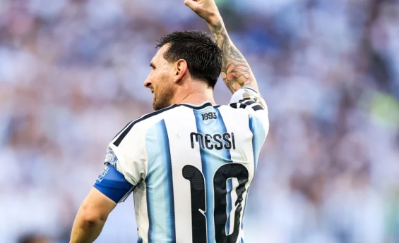 LIONEL MESSI RETIRES FROM INTERNATIONAL SOCCER