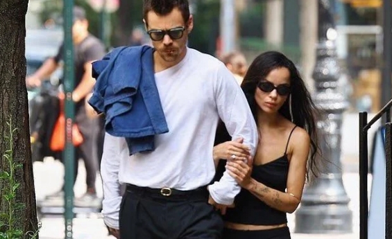 ZOË KRAVITZ AND HARRY STYLES GET MATCHING TATTOOS ENGAGEMENT
