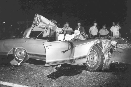 MUSIC LEGEND INVOLVED IN HORROR CAR SMASH THAT LEFT WIFE DEAD