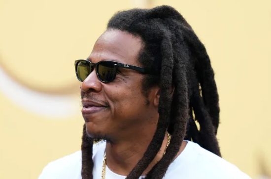 JAY-Z SAYS FANS 'CAN FEEL ' INAUTHENTICITY WHEN OLDER ARTISTS MAKE 'YOUNG MUSIC,' PRAISES CLIPSE 