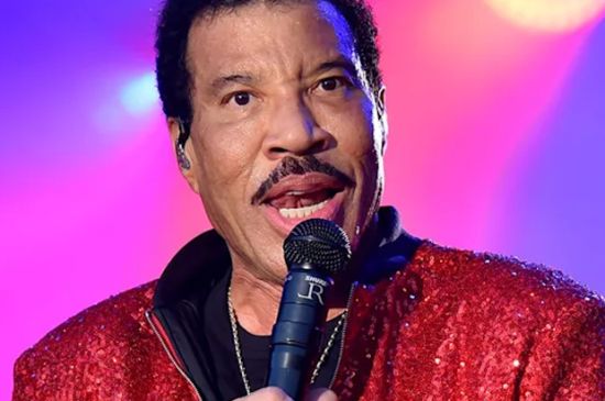 LIONEL RICHIE REASSURES FANS HE IS DOING WELL